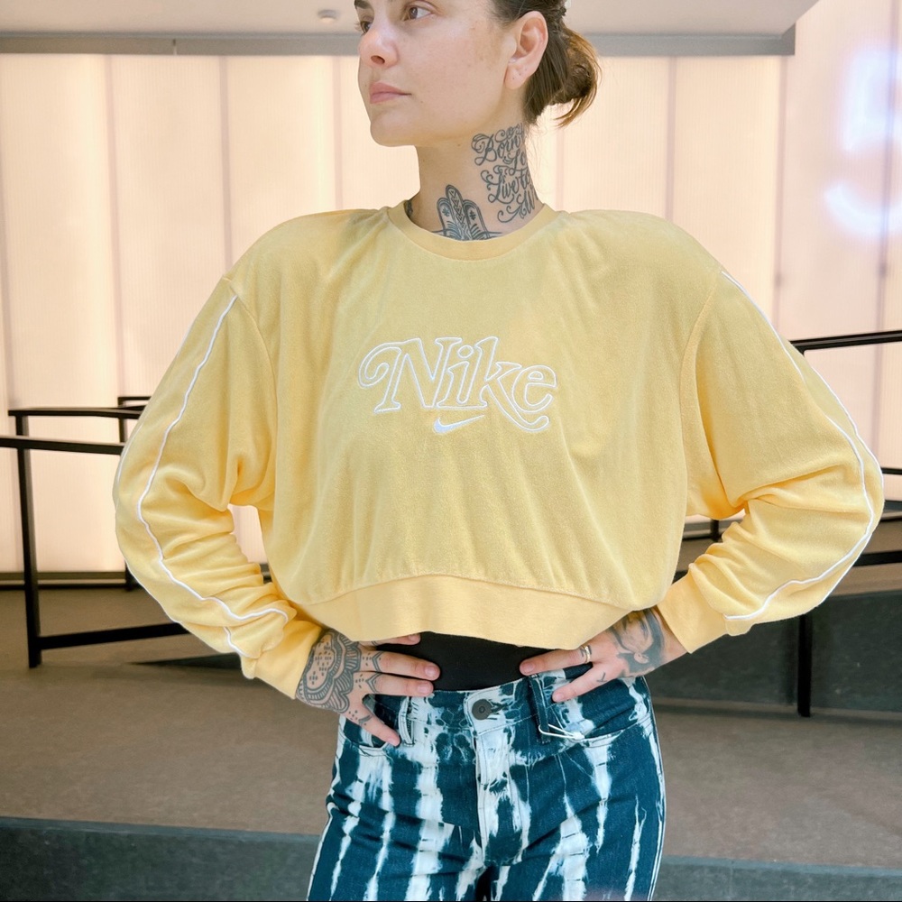 Nike cropped yellow graphic jersey long sleeve crew neck women’s sweater